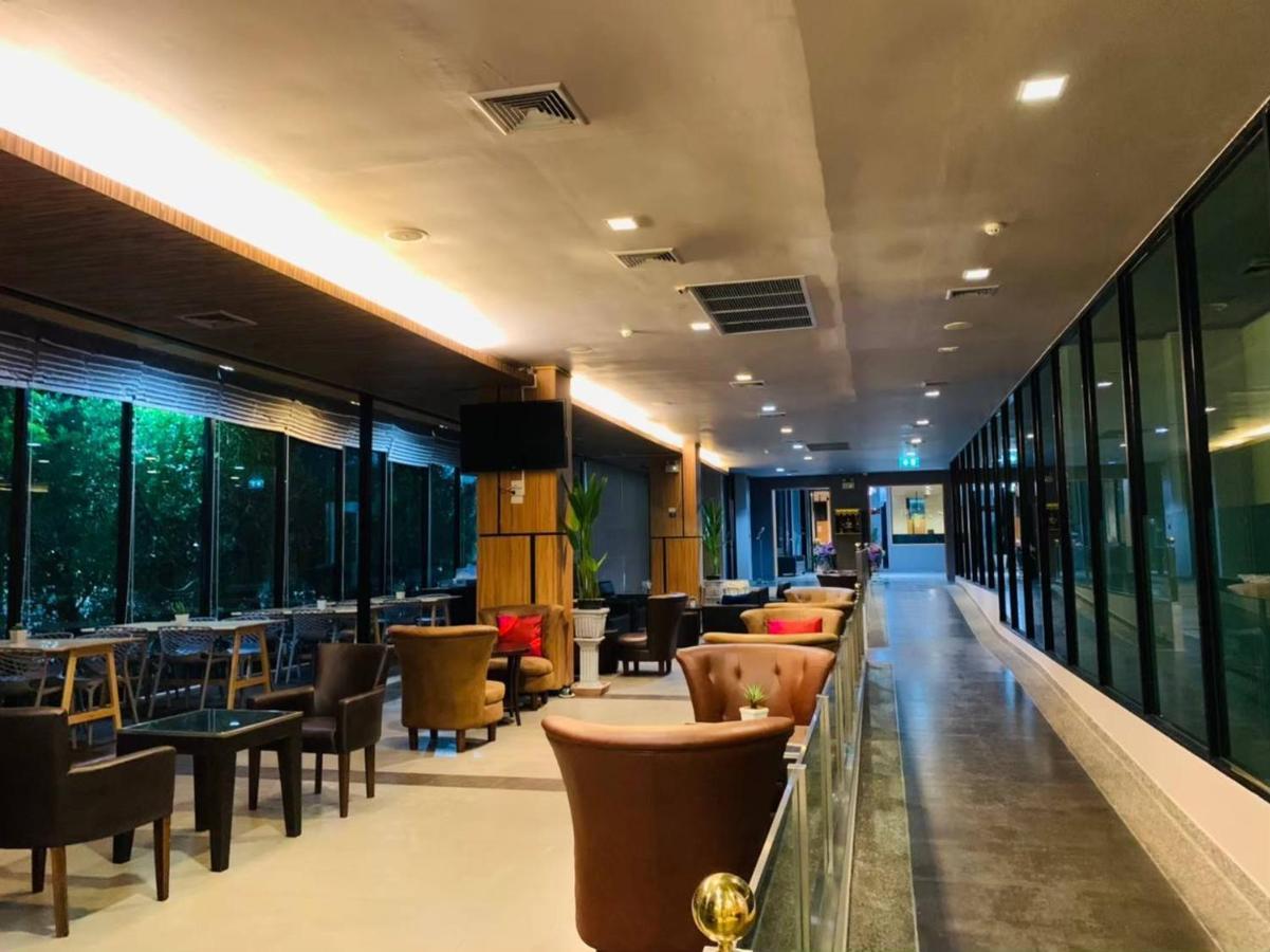 Mantra Varee Hotel Khon Kaen Exterior foto