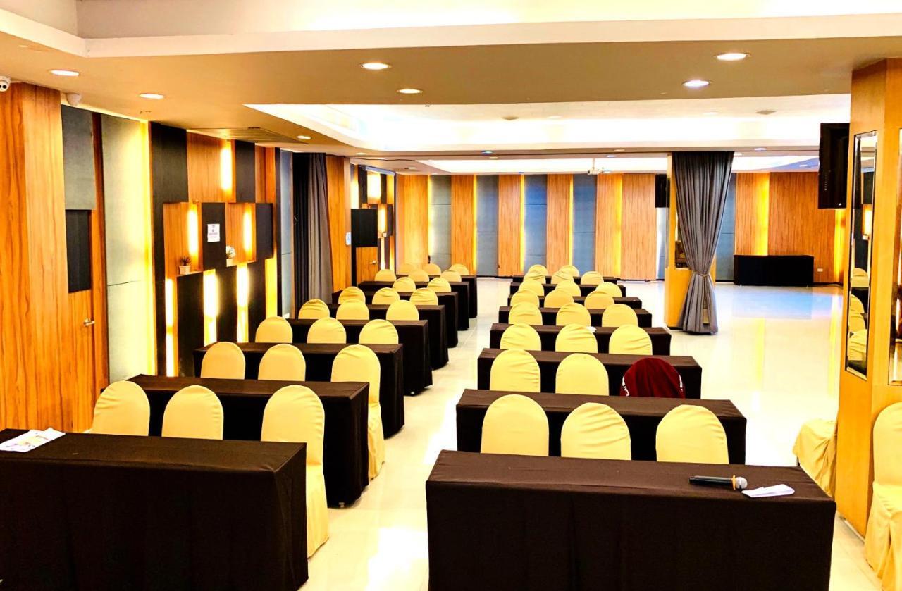 Mantra Varee Hotel Khon Kaen Exterior foto